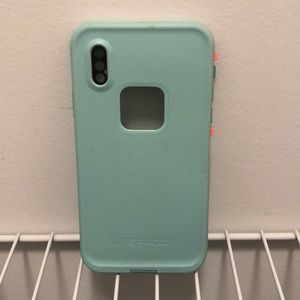 IPhone X life proof case